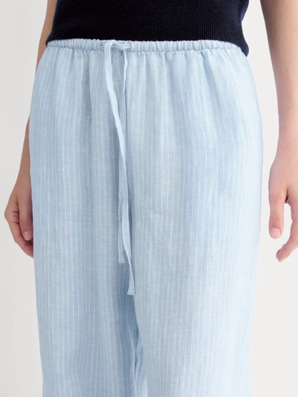 Everlane Linen Drawstring Pant in Blue and White stripe - Picture 4 of 12